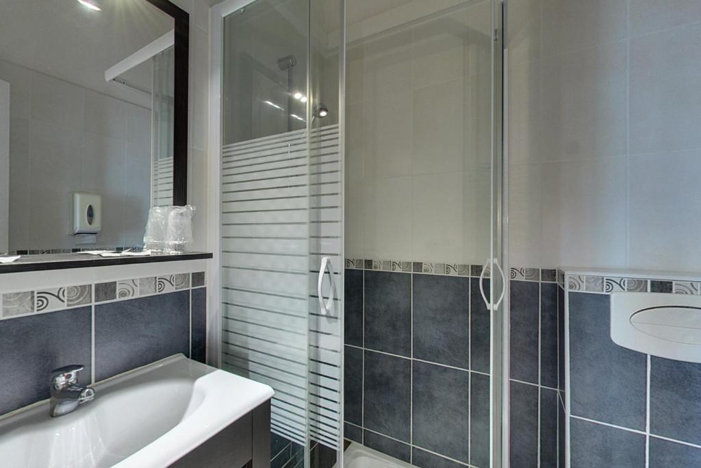 Will'S Hotel Narbonne Room photo
